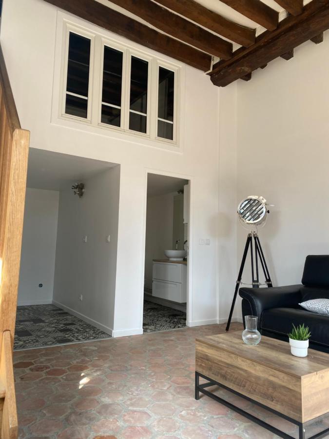 Studio duplex avec spa et cour privée Bonnelles Esterno foto
